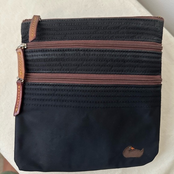 Dooney and Bourke crossbody GUC - Picture 7 of 7